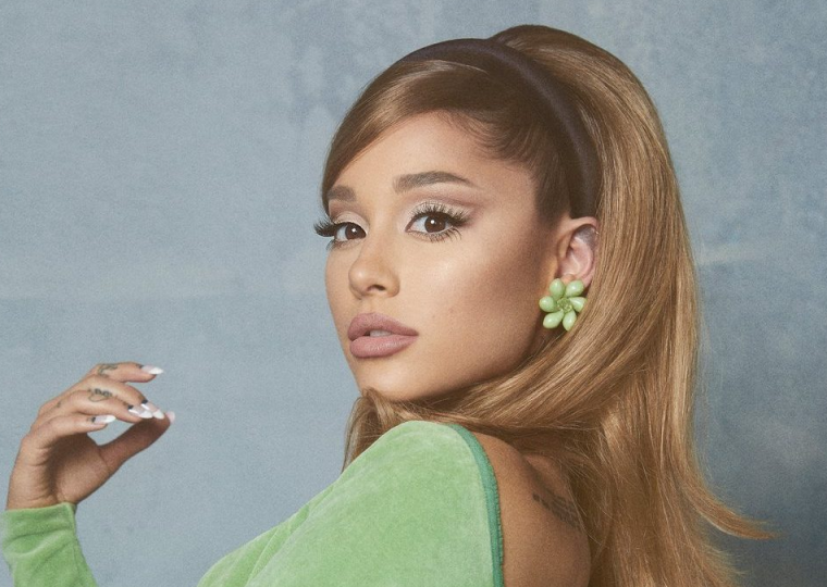Ariana Grande posing