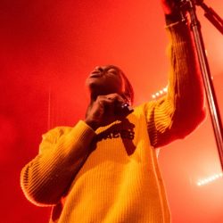 Daniel Caesar in concert