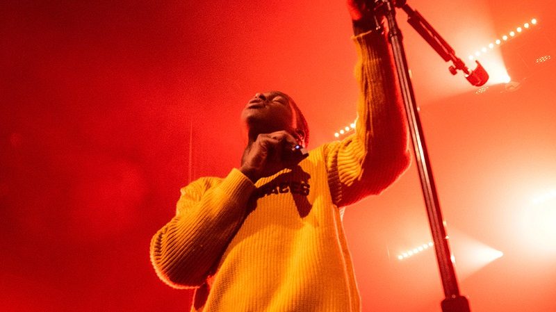 Daniel Caesar in concert