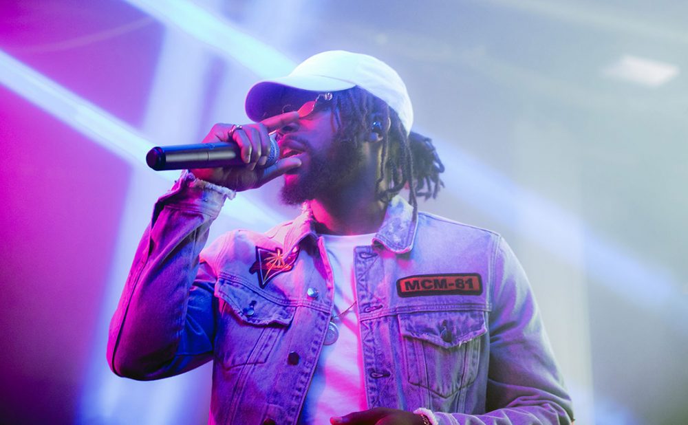 Notifi performing in concert