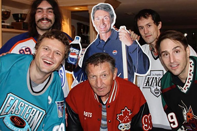 Menno posing with Walter Gretzky