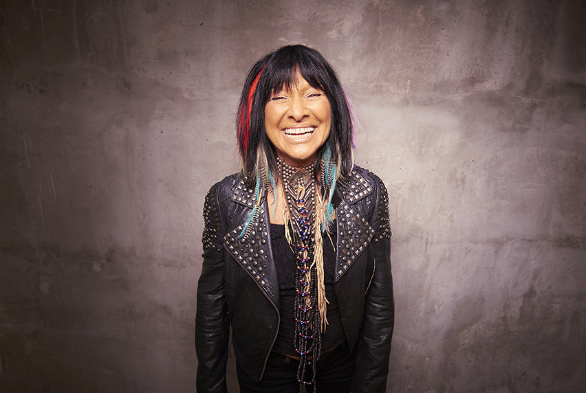Buffy Sainte-Marie posing