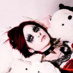 carolesdaughter singer posing with goth makeup