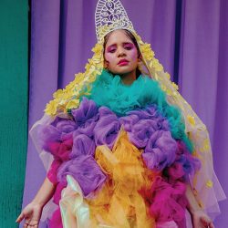 LIDO Pimienta posing